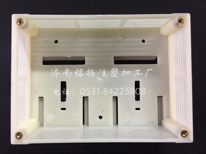 汽車配件注塑件（jiàn）